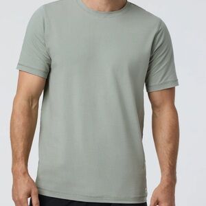 Vuori  Short Sleeve Tee